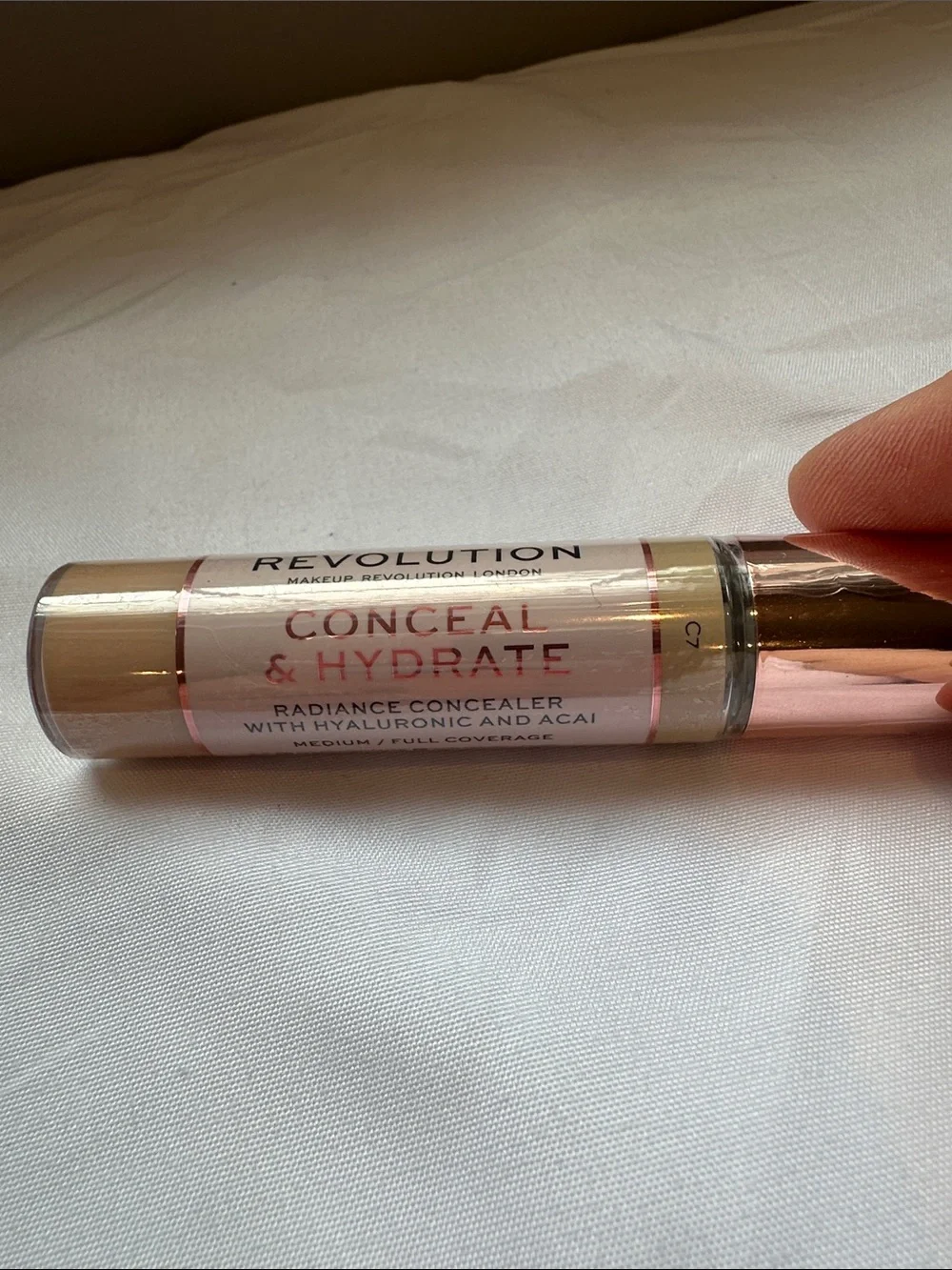 Makeup Revolution Conceal and Hydrate Radiance Concealer Shade C7